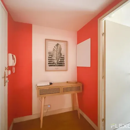 Charming 45m Two-bedroom In 15 Apartment *